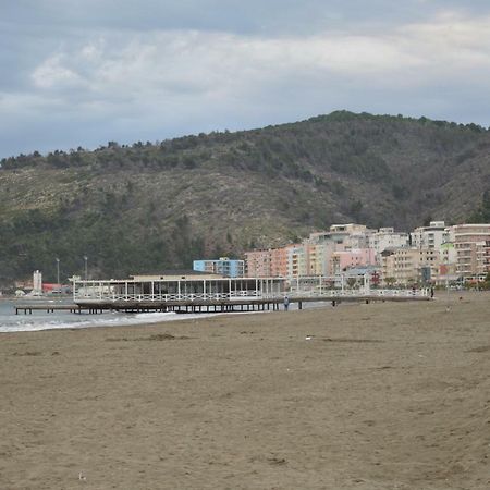 Blini Seaside Apartment Shëngjin Kültér fotó